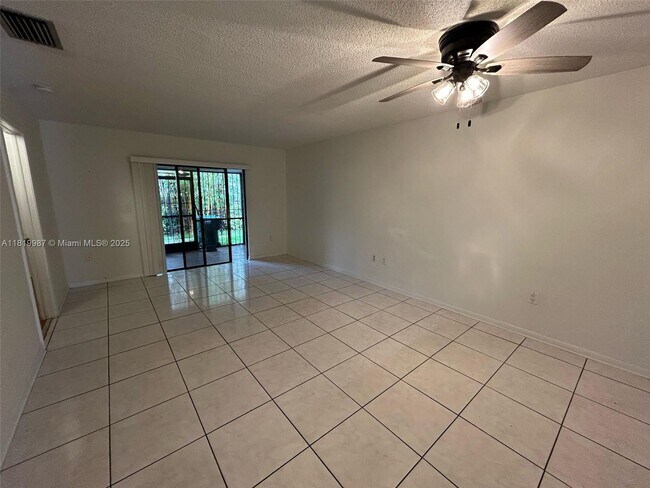Foto del edificio - 13952 NE 4th Ave