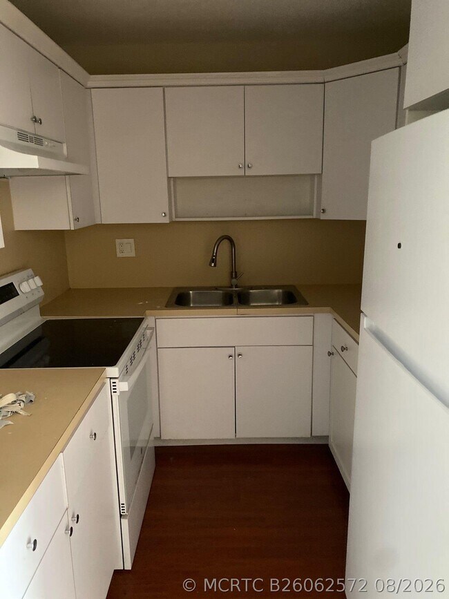Building Photo - 403 NW 32nd Ct
