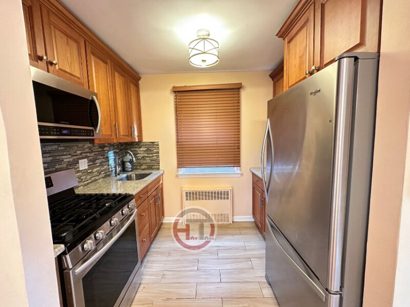 3206 Middletown Rd Unit 2nd Flr, The Bronx, NY 10465 Room for Rent in