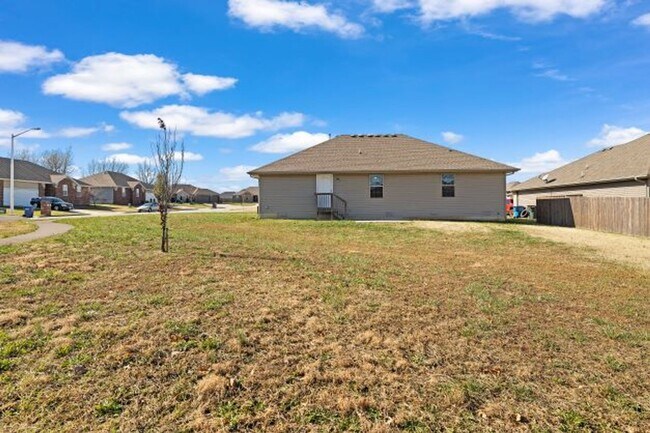 Building Photo - Newly Updated 3 Bedroom Rental in Ozark!