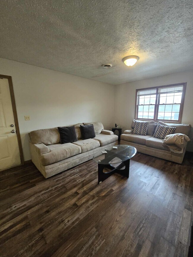 Foto del edificio - 115 Holly Dr