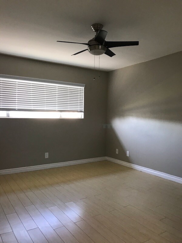 Foto del edificio - Remodel, Beautiful 2 bedroom 1 1/2 bath ap...