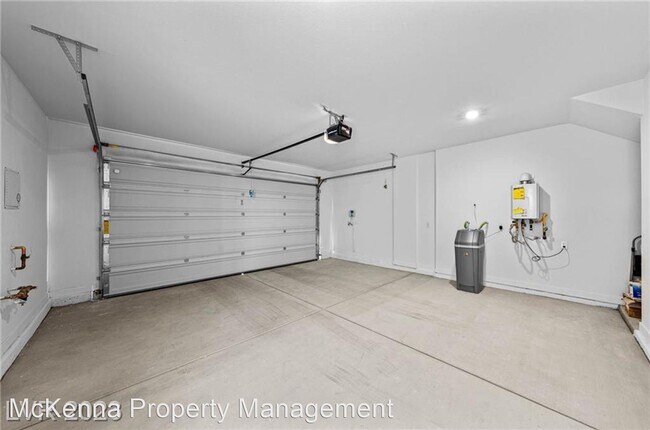 Building Photo - 4 br, 2.5 bath House - 2384 Ridgeline Wash St