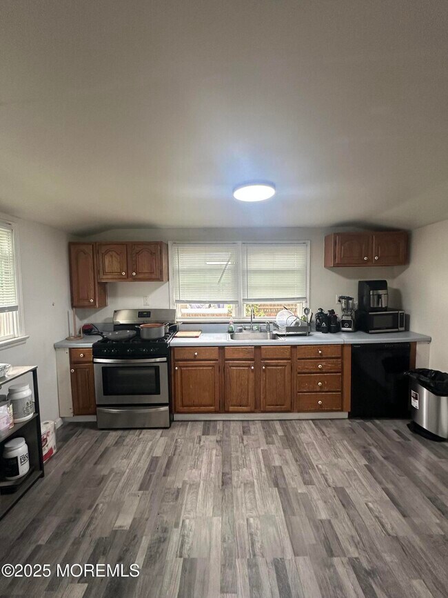 Foto del edificio - 276 Linden Ave