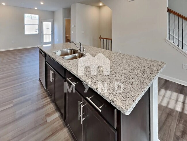 Foto del edificio - Room in Townhome on Sweet Lilac Wy