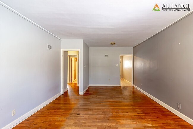 Building Photo - 1609 Poyntz Ave