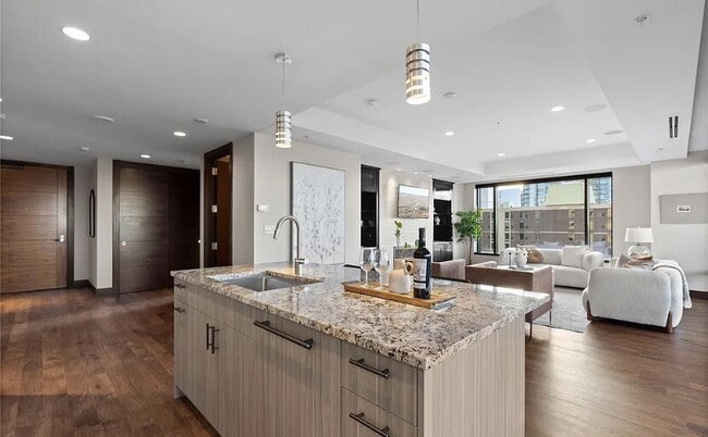 Photo - A Landmark Luxury Residence Above the City, Denver at Its Finest Apartment