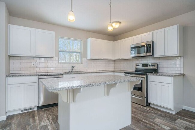 Building Photo - 7235 Heartwood Ct