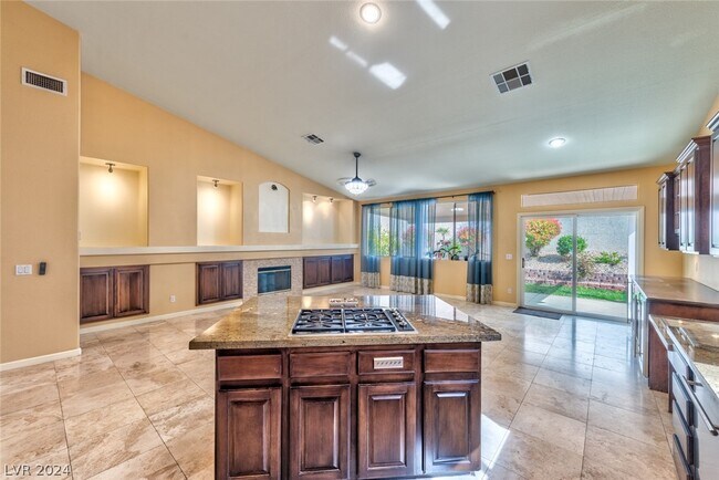 Building Photo - 2520 Silver Beach Dr