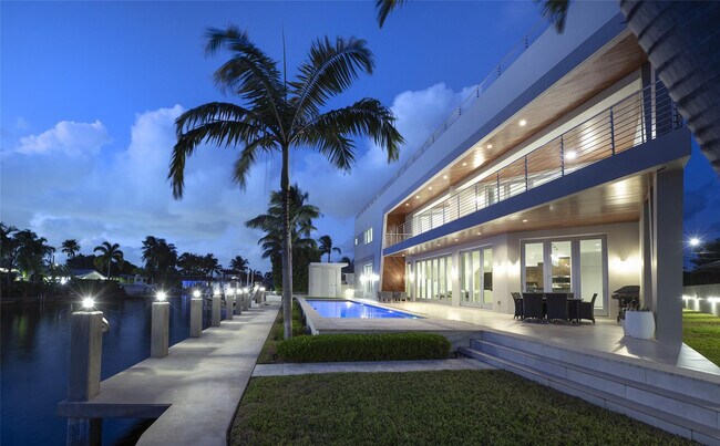 Foto del edificio - 3300 NE 39th St