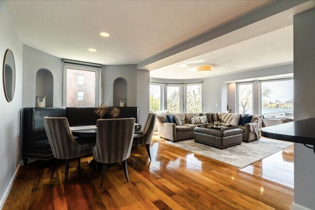 Foto del edificio - 495 Beacon St
