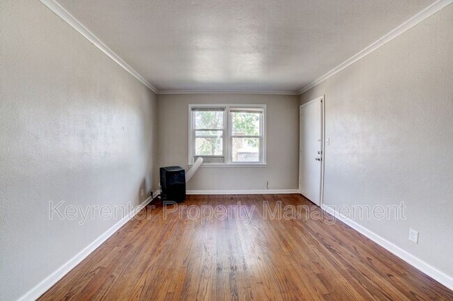Building Photo - 1416 S Quaker Ave