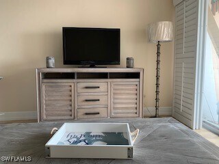 Foto principal - 25830 Hickory Blvd
