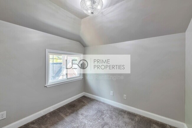 Building Photo - 1745 Sylvan Rd SW