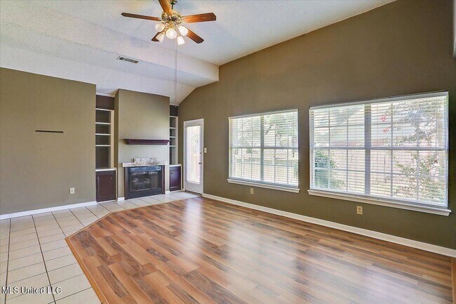 Foto del edificio - 607 Harbor Ridge Dr