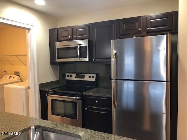 Foto del edificio - 74 Weibel Ave