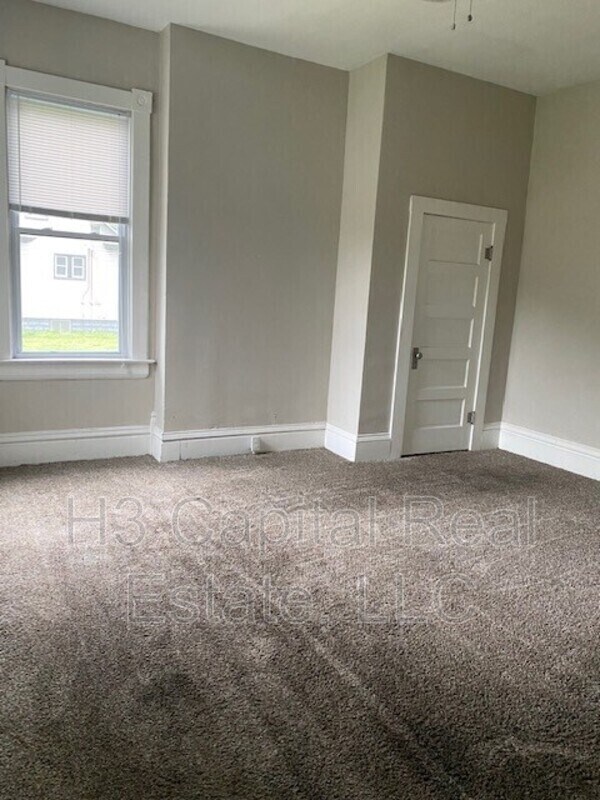 Foto del edificio - 2533 E 24th St