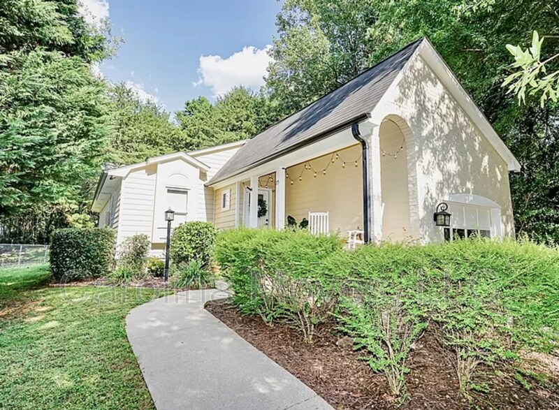 Primary Photo - 25 Venning Ct