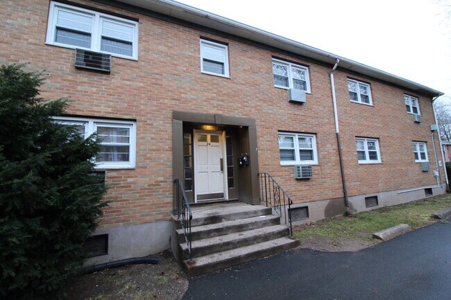 Building Photo - 157 School St