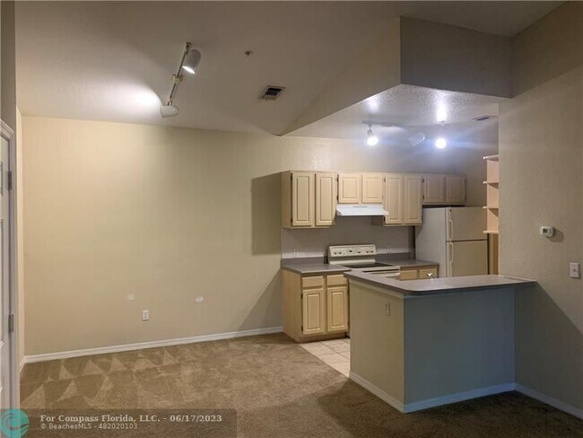 Building Photo - 5521 Legacy Crescent Pl