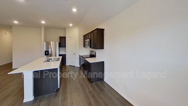 Building Photo - 2311 San Jacinto Wy