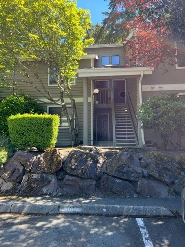 Building Photo - 2 Bd / 1 Ba Kirkland Condo