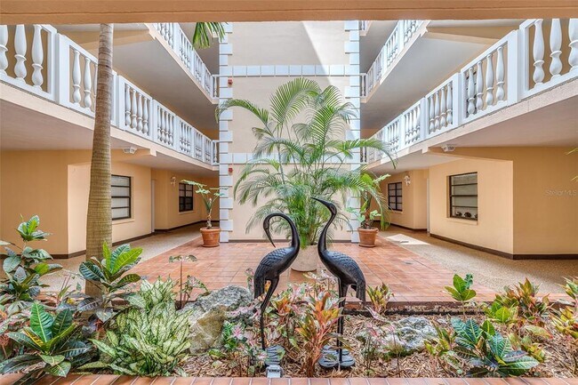 Building Photo - 6500 Sunset Way