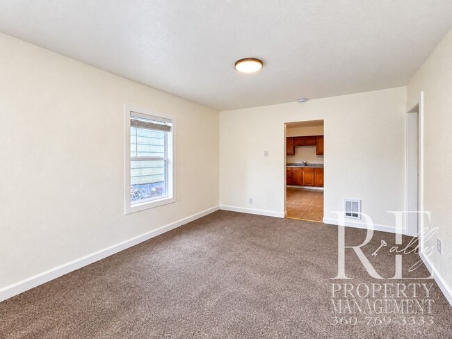 Building Photo - 109 N Wycoff Ave