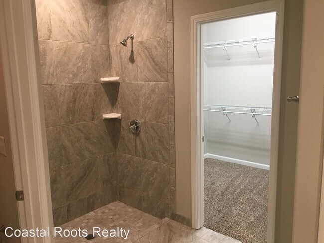 Building Photo - 3 br, 2 bath House - 214 Gary Cir L 12A RY...