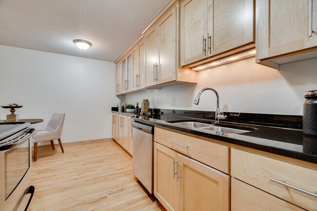 Foto del edificio - 311 Kenwood Pkwy