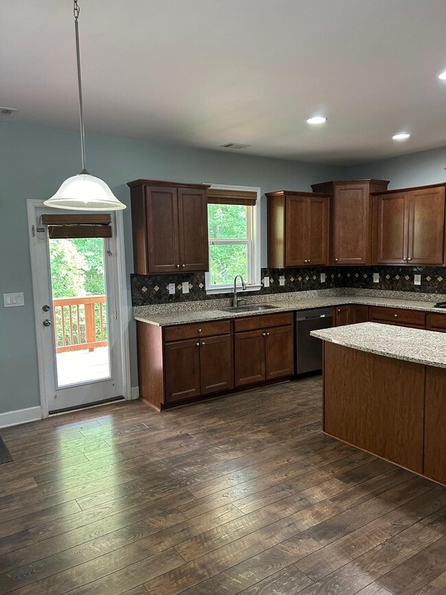 Building Photo - 6940 Ashford Manor Way