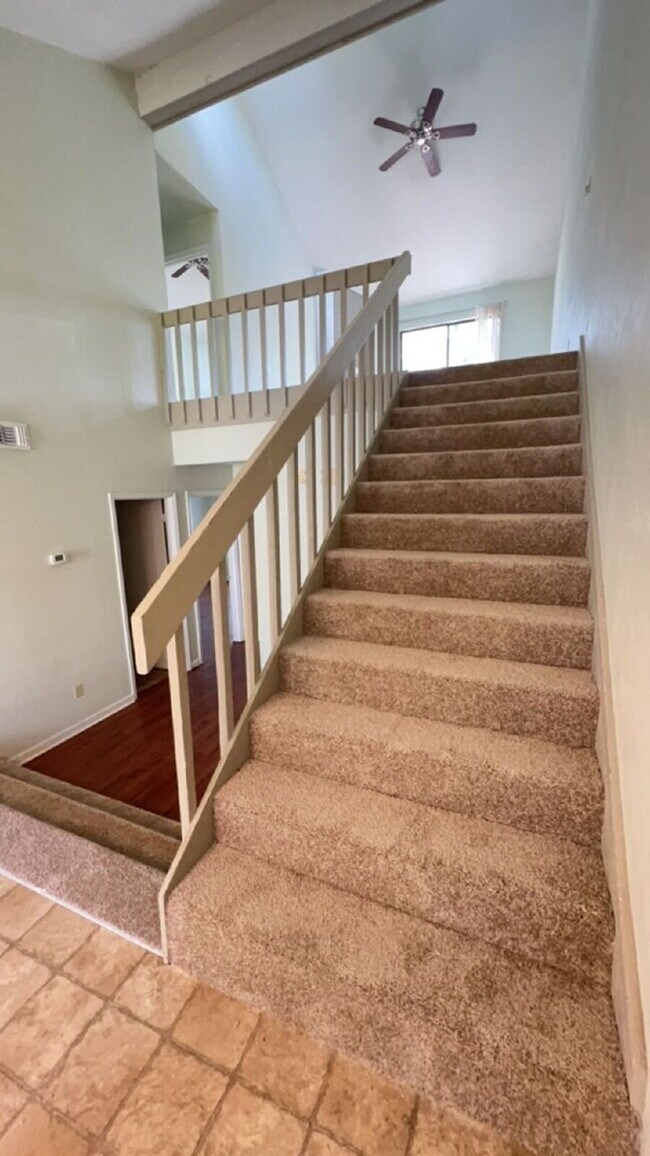 Foto del edificio - 3 bed/ 2 bath LAKE VIEW IN KILLEARN ESTATES!