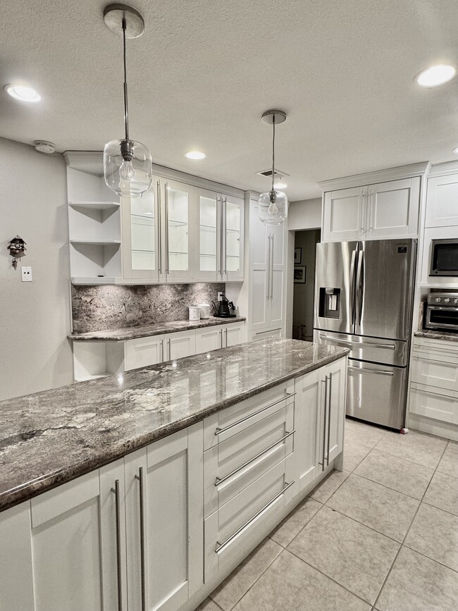 Building Photo - 11296 Willowwood Dr