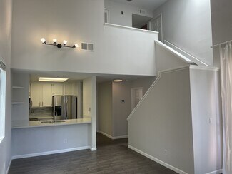 Building Photo - 2204 River Run Dr