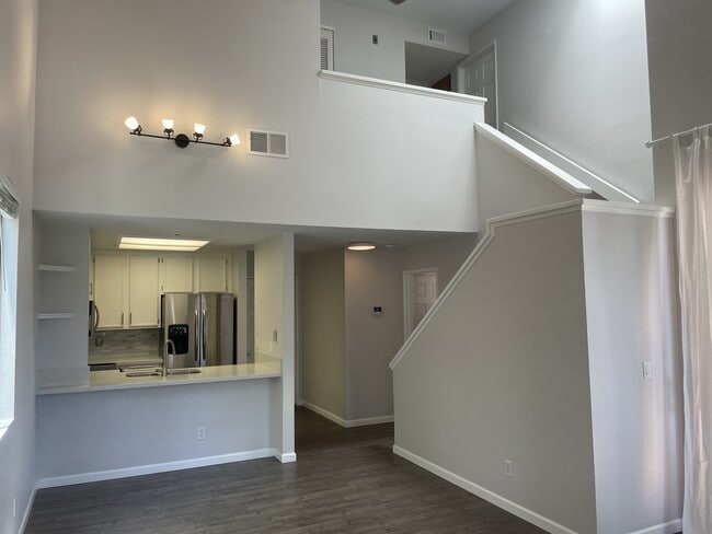 Building Photo - 2204 River Run Dr