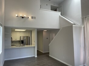 Building Photo - 2204 River Run Dr