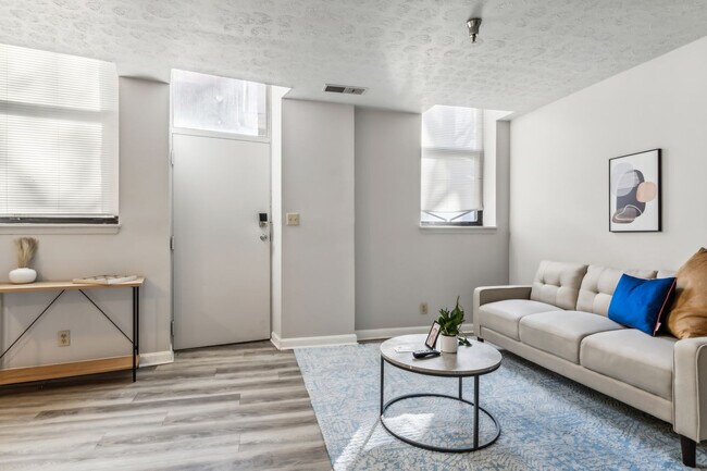 Foto del edificio - 236 E Kentucky St