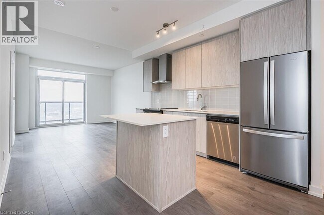 Building Photo - 55 Duke St W