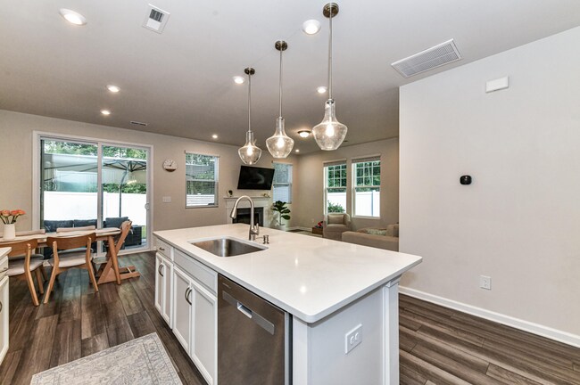 Building Photo - 5661 De Vere Dr