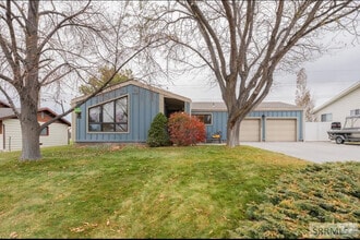 Building Photo - 5000 Pleasant View Dr