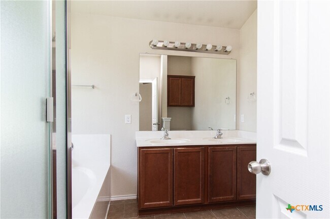 Foto del edificio - 9603 Fratelli Court