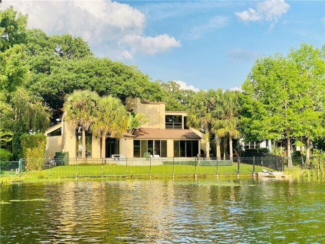 Building Photo - 3812 Lake Sarah Dr