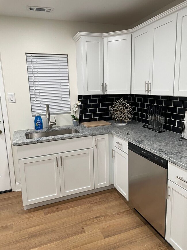 Foto del edificio - Section 8 Ready Home