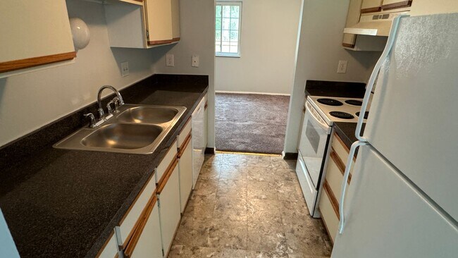 Building Photo - Town Home in Western Henrico- Greenaire Woods