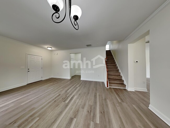 Building Photo - 404 Annaberg Ln