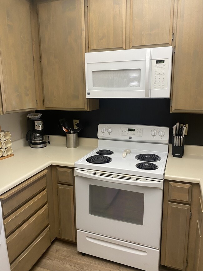 Building Photo - 301 North St