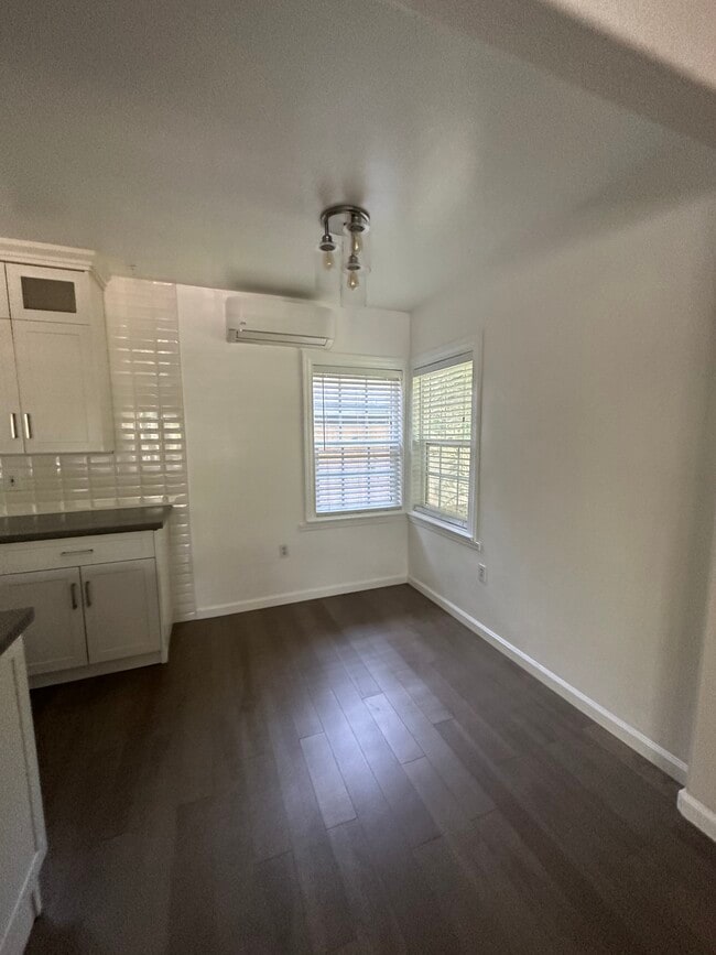 Building Photo - 925 Indiana Ave