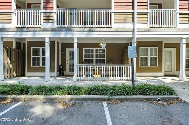 Foto del edificio - 225 Crescent Hill Pl