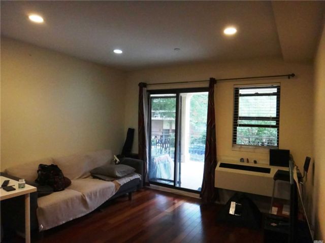 Foto del edificio - 71-11-71162 162nd St