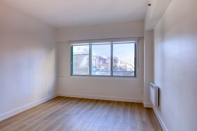 Photo du bâtiment - 3455 Rue Aylmer